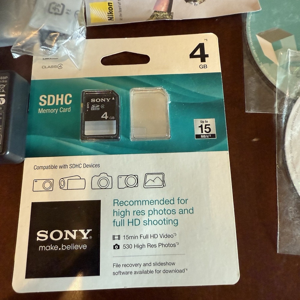 Nikon COOLPIX S6100 16.0MP Silver Digital Camera Bundle wUSBcharger Software - Picture 6 of 11